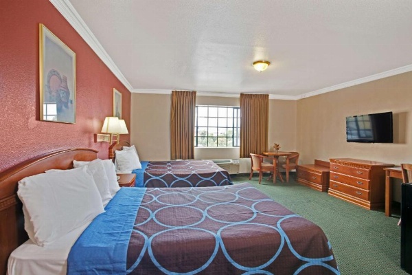 Super 8 by Wyndham Hollywood/LA Area image 23